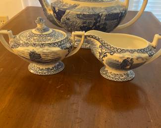 Very nice tea service-made in England