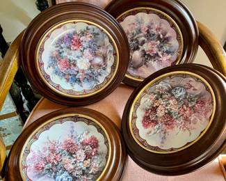 Vintage Hanging Wall Plate Set 
