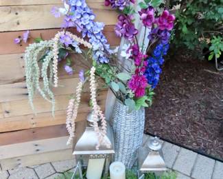 Vase, faux flowers, Lanterns