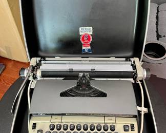 Vintage mid century typewriter in case