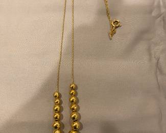 Gold beaded necklace 
