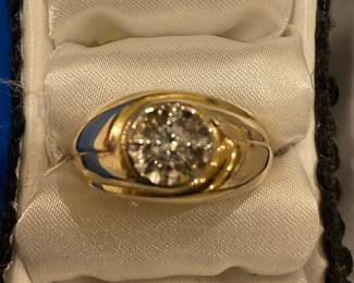 14 karat two-tone diamond solitary ring Wayne 10 g