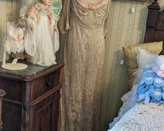 ca 1900 Lace Wedding/Evening gown with beading and velvet.