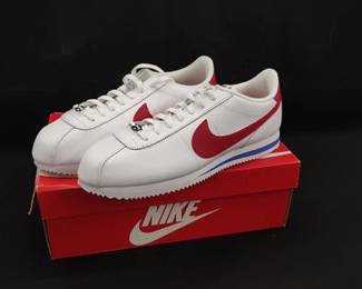 https://www.auctionninja.com/hewitt-estates-and-antiques/product/ke-cortez-basic-og-leather-sneakers-in-white-varsity-red-200227.html