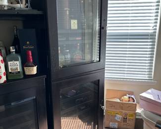 Bar / Wine Cabinets 