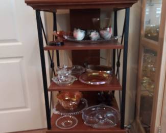 Display cabinet with drawer 