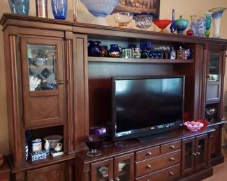 TV cabinet with display shelf & drawers