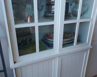 White display cabinet