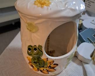 Neil the Frog hanging planter
