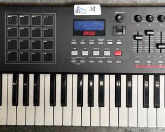 AKAI MPK 261 KEYBOARD NO PS