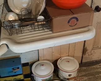 Kitchen 
Enamelware 
Shrimp glasses
Kitchen salad set nos w/ box