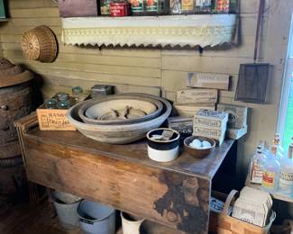 Pantry
Large-Small wooden bowls