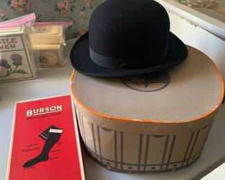 Closet
Mallory hat in box