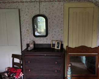 Green Bedroom 
Dresser
Lone mirror 