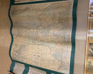 Living Room 
Wall Atlas