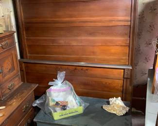 Kids Room
Spoon carved Bedroom set-bed
Blue painted trunk
4H box of items