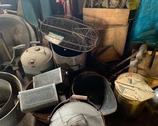 Barn
Syrup tins
Traps
Coal scuttle 