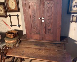 Primary Bedroom 
Plantation desk