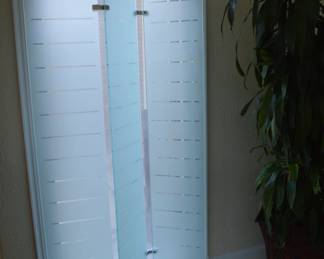 Frosted glass screen