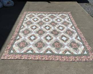 VTG Hand Stitched Floral Squares & Stars Quilt