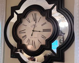 Mirrored clock
