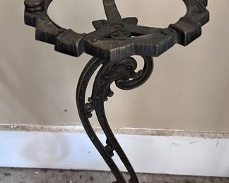 Brass ashtray holder