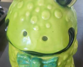 Green froggy glazed cookie jar