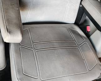 1999 Exmark Lazer Model LHP4819KA 48 inch Zero turn mower 19.0 Kawasaki engine