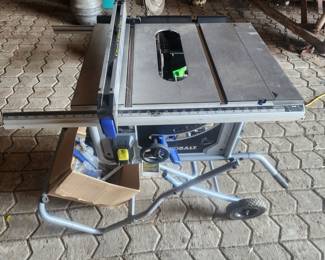 Kobalt 10 inch Job saw very new