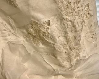 Galina Signature Size 16w Wedding Dress 