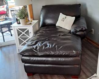 Black Leather Chaise that goes with Sectional Sofa; Decorative Area Rug; Lamp; Side Cabinet / Side Table; and much more!!