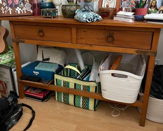 Console table madonnas 