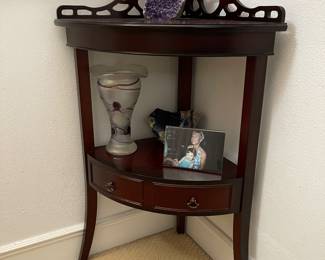 corner table - 
