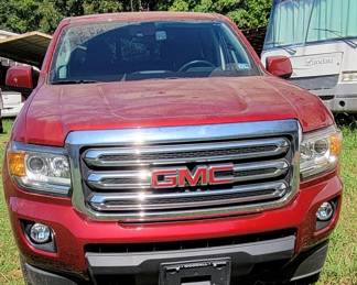 33 - 2019 GMC Canyon 4x4 crew cab pickup truck 17,000 original miles, clean title