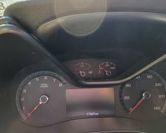 33 - 2019 GMC Canyon 4x4 crew cab pickup truck 17,000 original miles, clean title