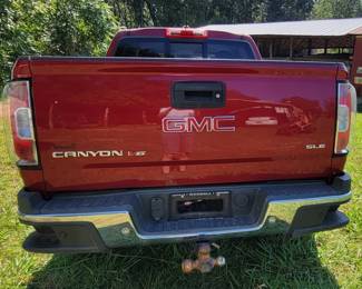 33 - 2019 GMC Canyon 4x4 crew cab pickup truck 17,000 original miles, clean title