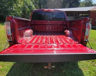 33 - 2019 GMC Canyon 4x4 crew cab pickup truck 17,000 original miles, clean title