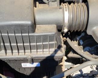 33 - 2019 GMC Canyon 4x4 crew cab pickup truck 17,000 original miles, clean title