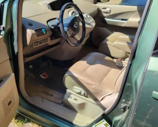 34 - 2004 Nissan Minivan odometer doesn't work, close to 300k miles, does not run, needs work