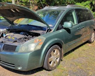 34 - 2004 Nissan Minivan odometer doesn't work, close to 300k miles, does not run, needs work