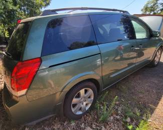 34 - 2004 Nissan Minivan odometer doesn't work, close to 300k miles, does not run, needs work