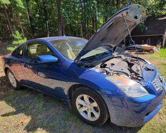 35 - 2008 Nissan Altima 2-door coupe 176k miles, runs