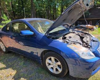 35 - 2008 Nissan Altima 2-door coupe 176k miles, runs