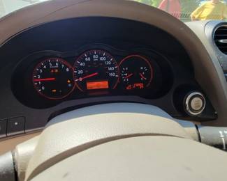 35 - 2008 Nissan Altima 2-door coupe 176k miles, runs