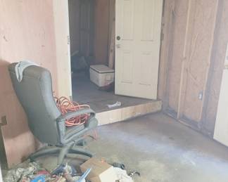 143 - Single Wide Trailer - 14 x 70 3 bedrooms, 2 bath, fireplace, air conditioning