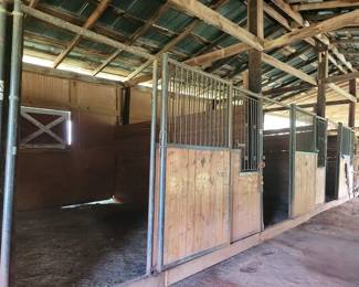 162 - Property/Land - Horse Barn