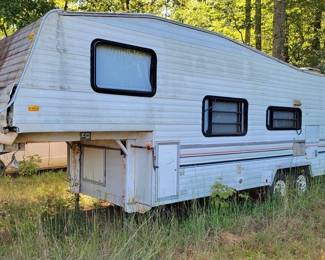 170 - Prowler 5th Wheel Camper by Fleetwood