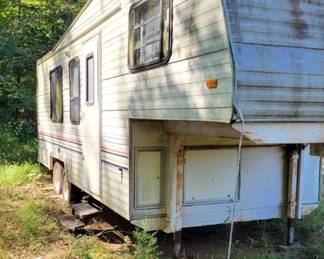 170 - Prowler 5th Wheel Camper by Fleetwood