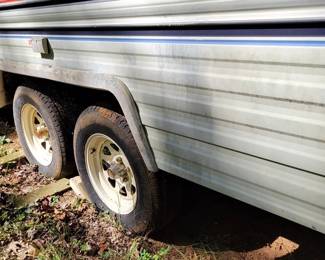 170 - Prowler 5th Wheel Camper by Fleetwood