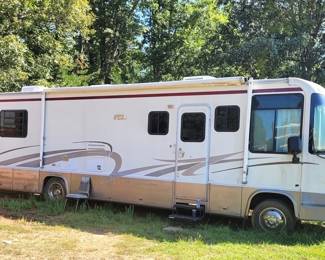 181 - 2001 Georgie Boy Motor Home Ford Motor Home Chassis - Engine: 6.8L V10 SOHC UNTESTED